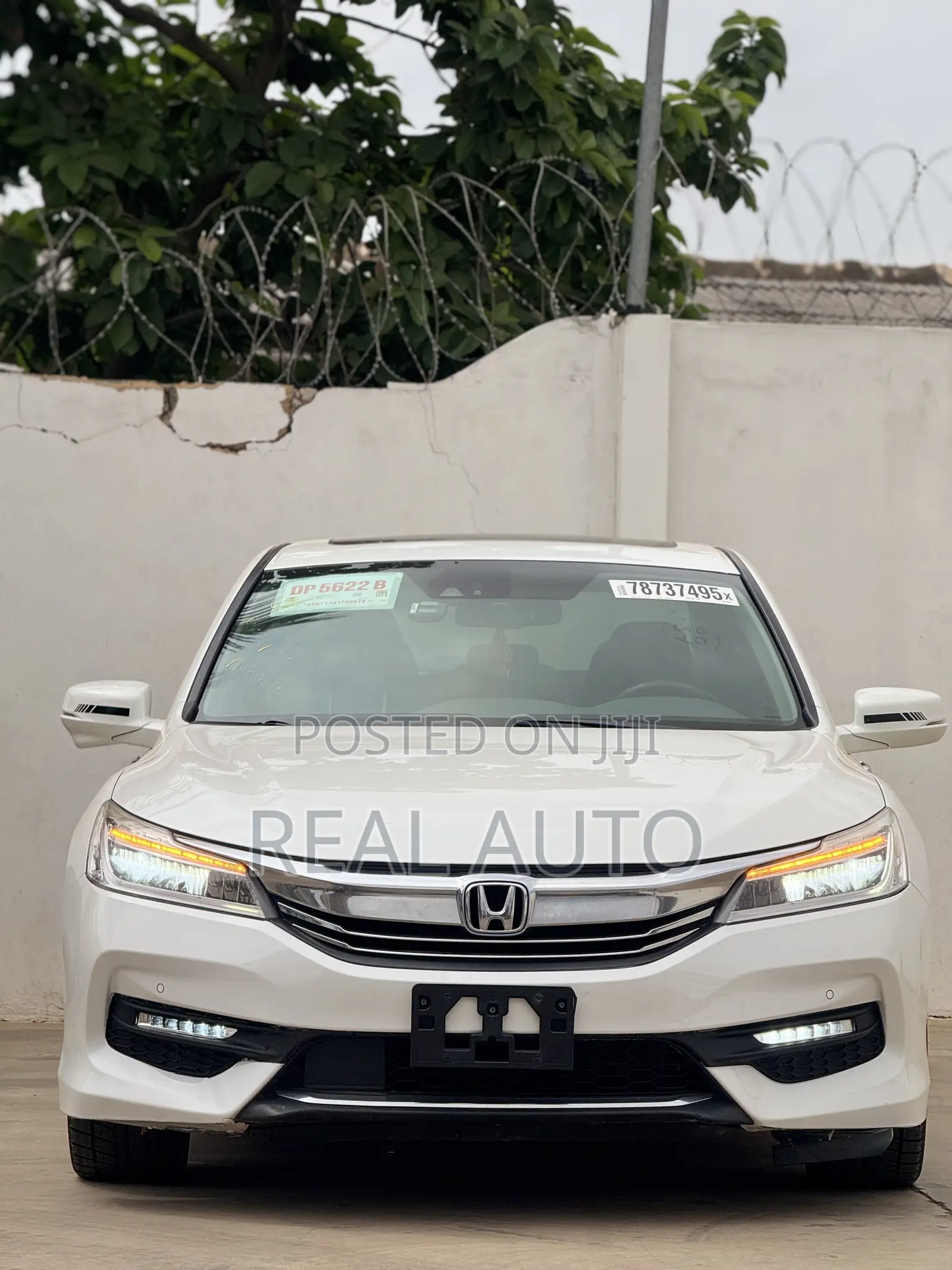 Honda Accord Touring 4dr Sedan FWD (3.5L 6cyl 6A) 2016 White