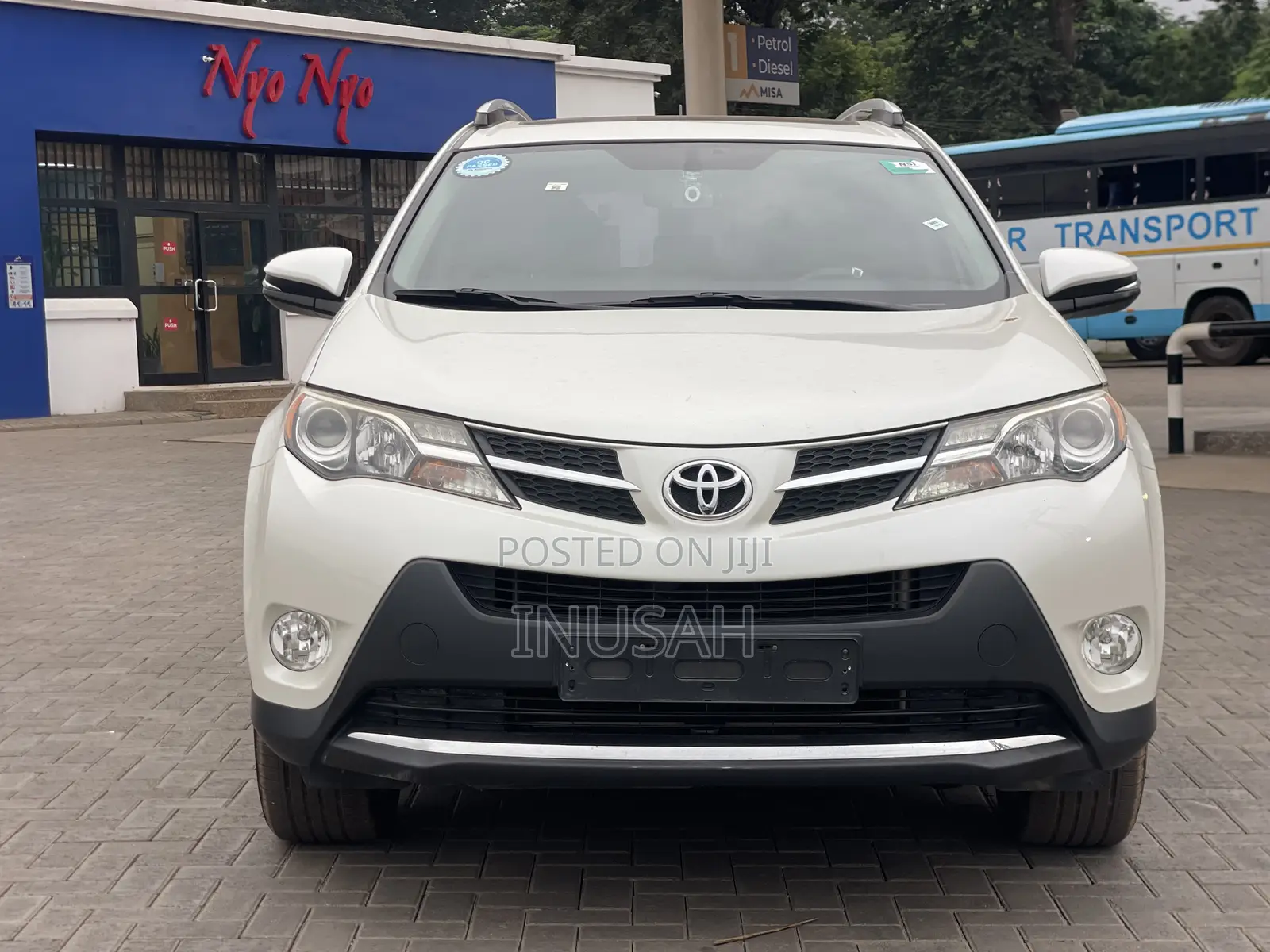 Toyota RAV4 Limited 4dr SUV AWD (2.5L 4cyl 6A) 2014 White
