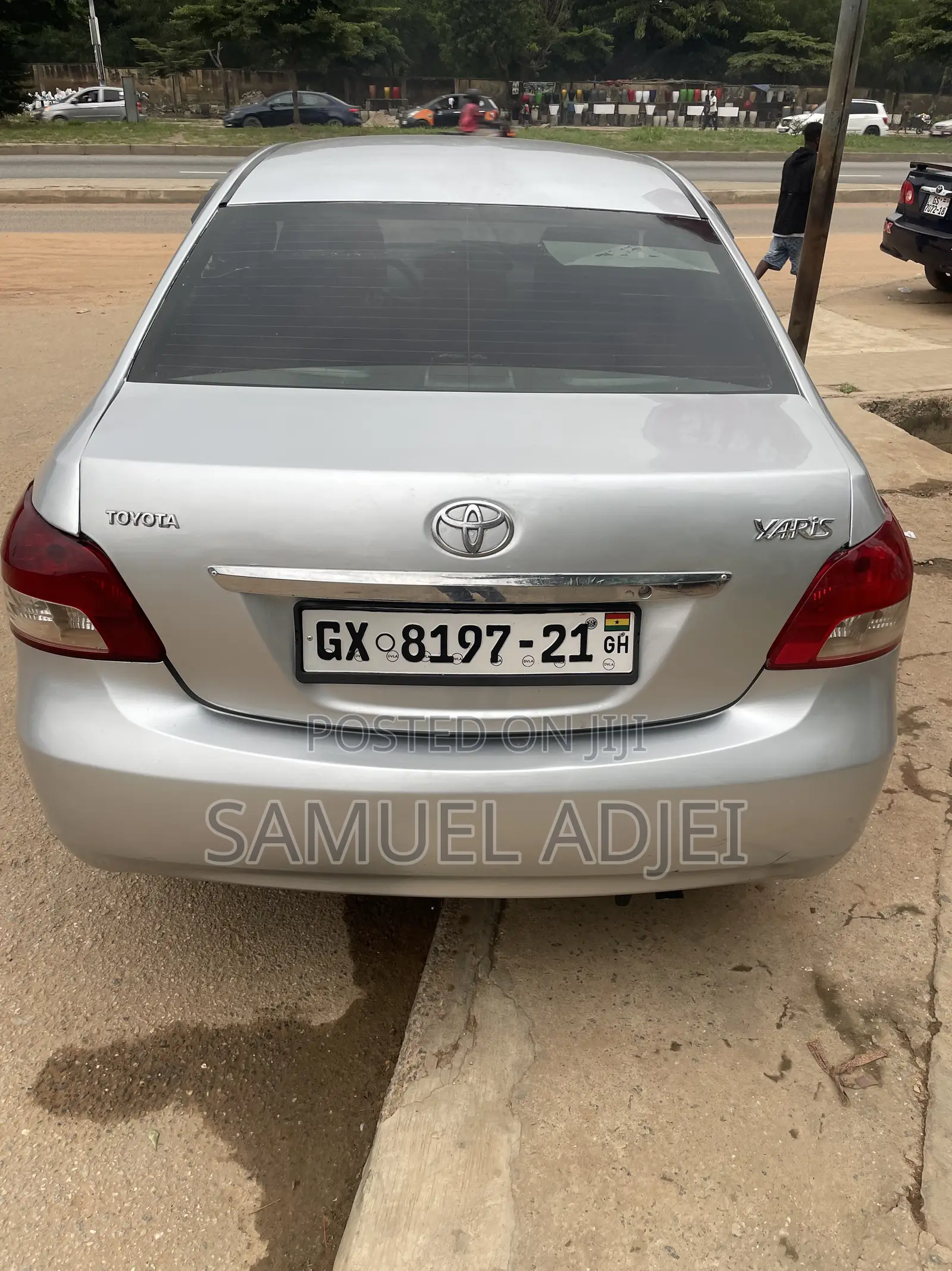 Toyota Yaris 2012 Silver