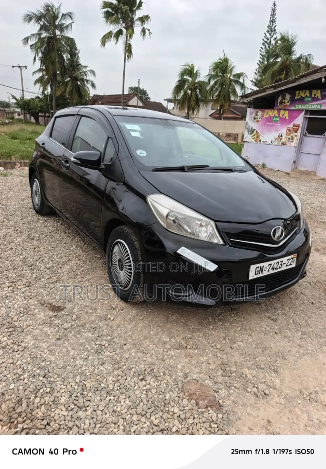 Toyota Vitz 1.3 FWD 5dr 2012 Black