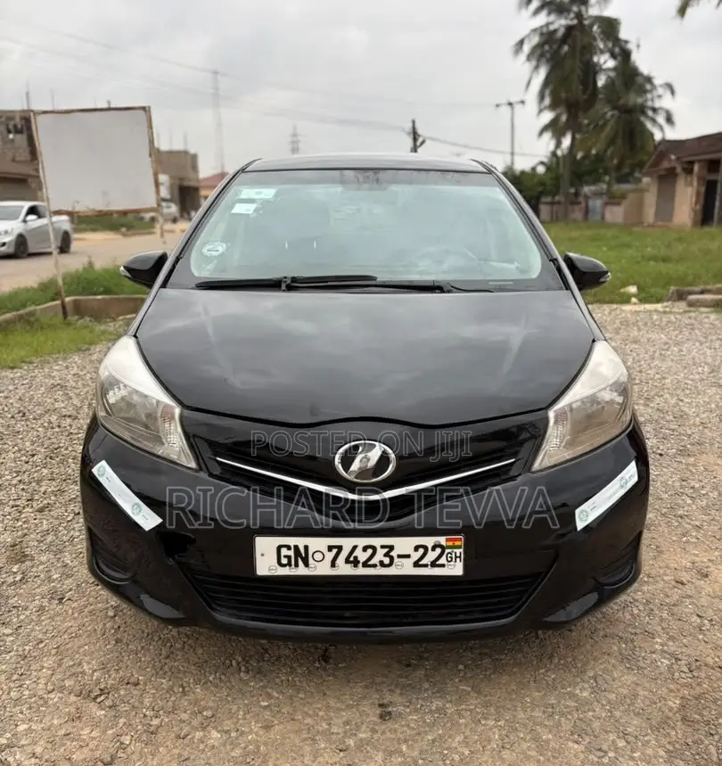 Toyota Vitz 1.3 AWD 3dr 2012 Black