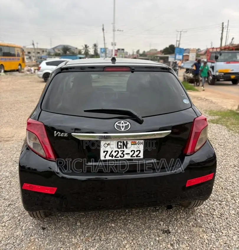 Toyota Vitz 1.3 AWD 3dr 2012 Black