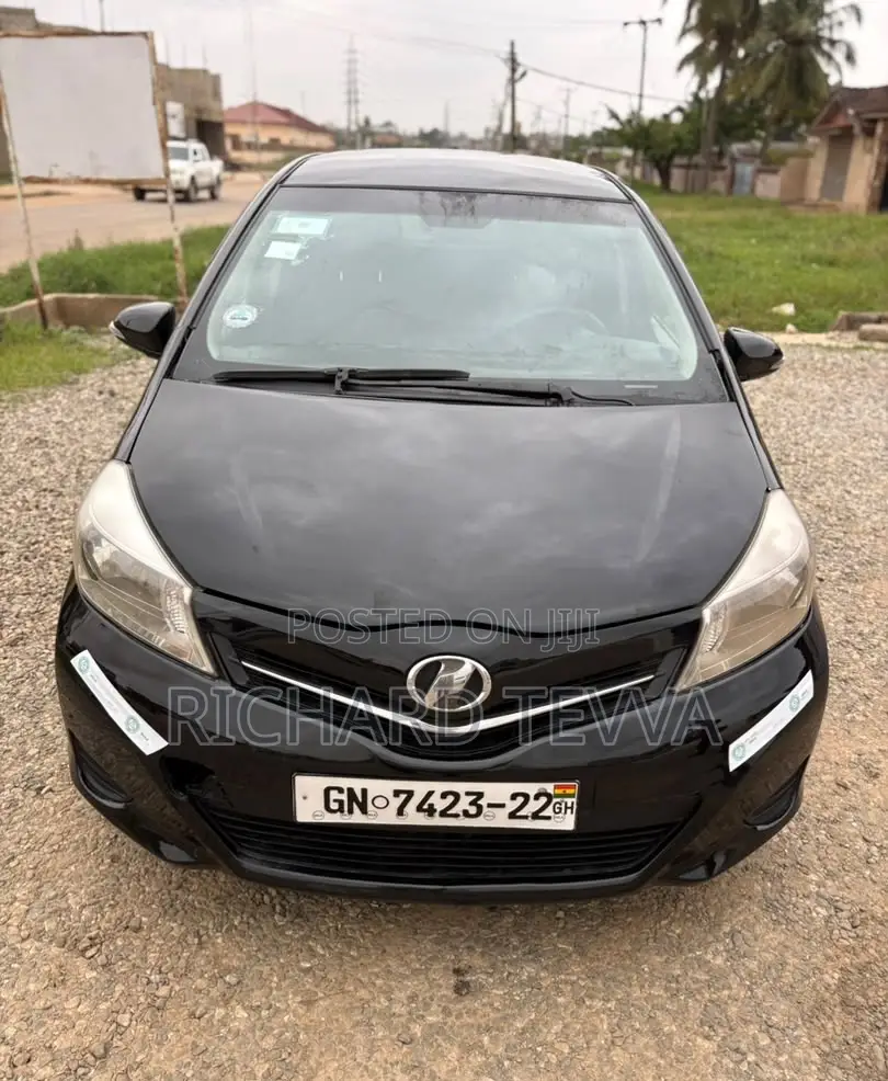 Toyota Vitz 1.3 AWD 3dr 2012 Black