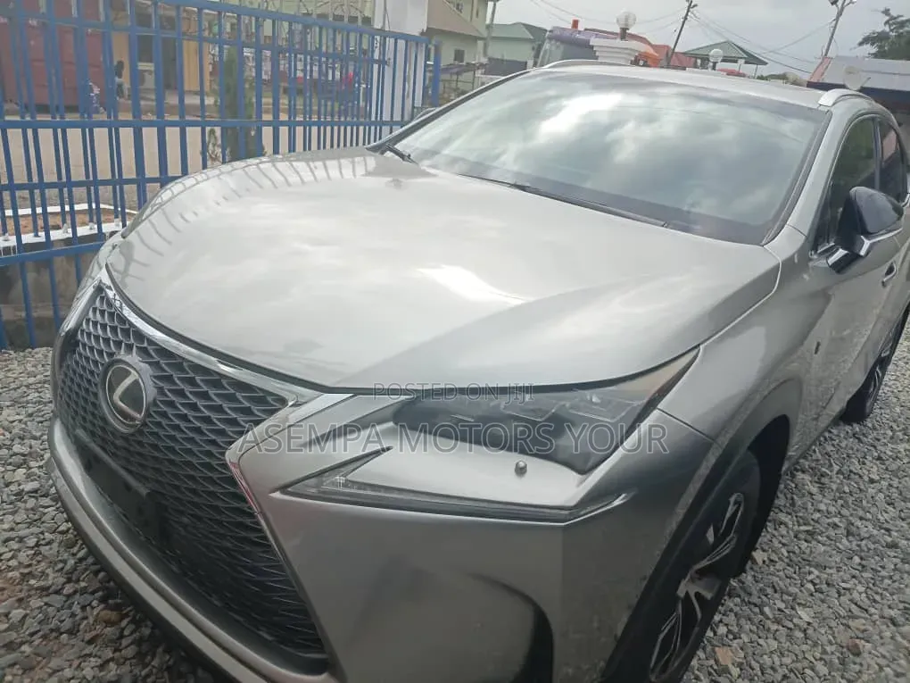 Lexus NX 2016 Silver