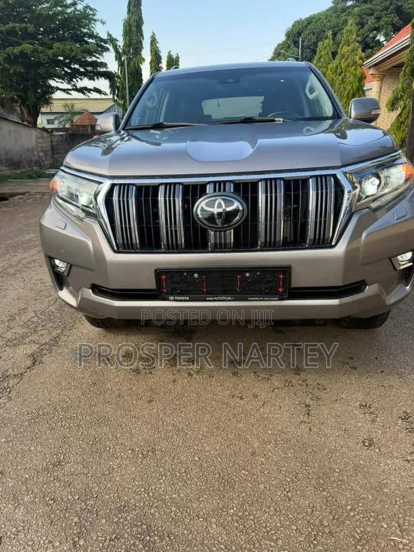 Toyota Land Cruiser Prado 2021 Gray