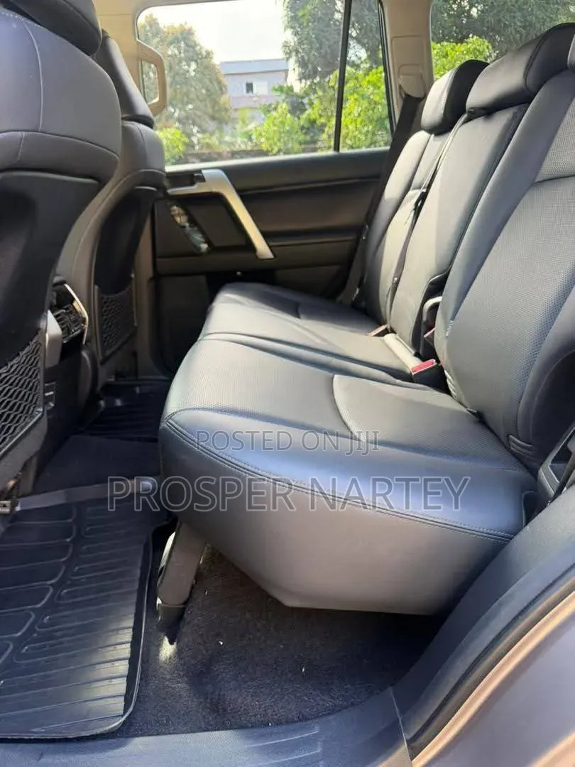 Toyota Land Cruiser Prado 2021 Gray