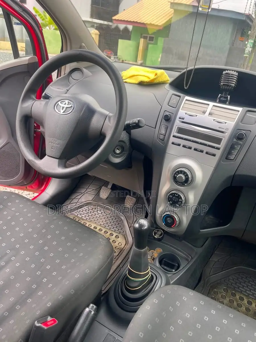 Toyota Yaris 2011 Red