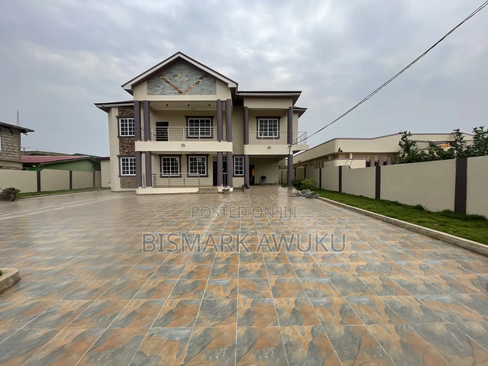 5bdrm House in East Legon for rent