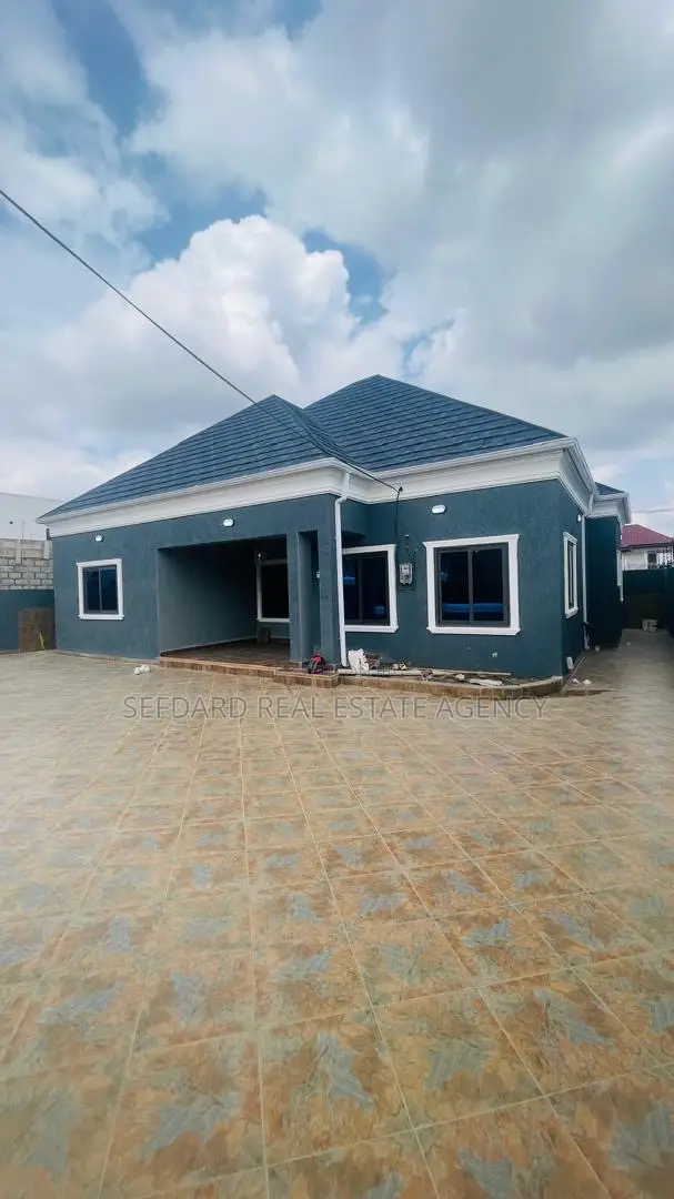 3bdrm House in Sefdard Properties, Pokuase for sale