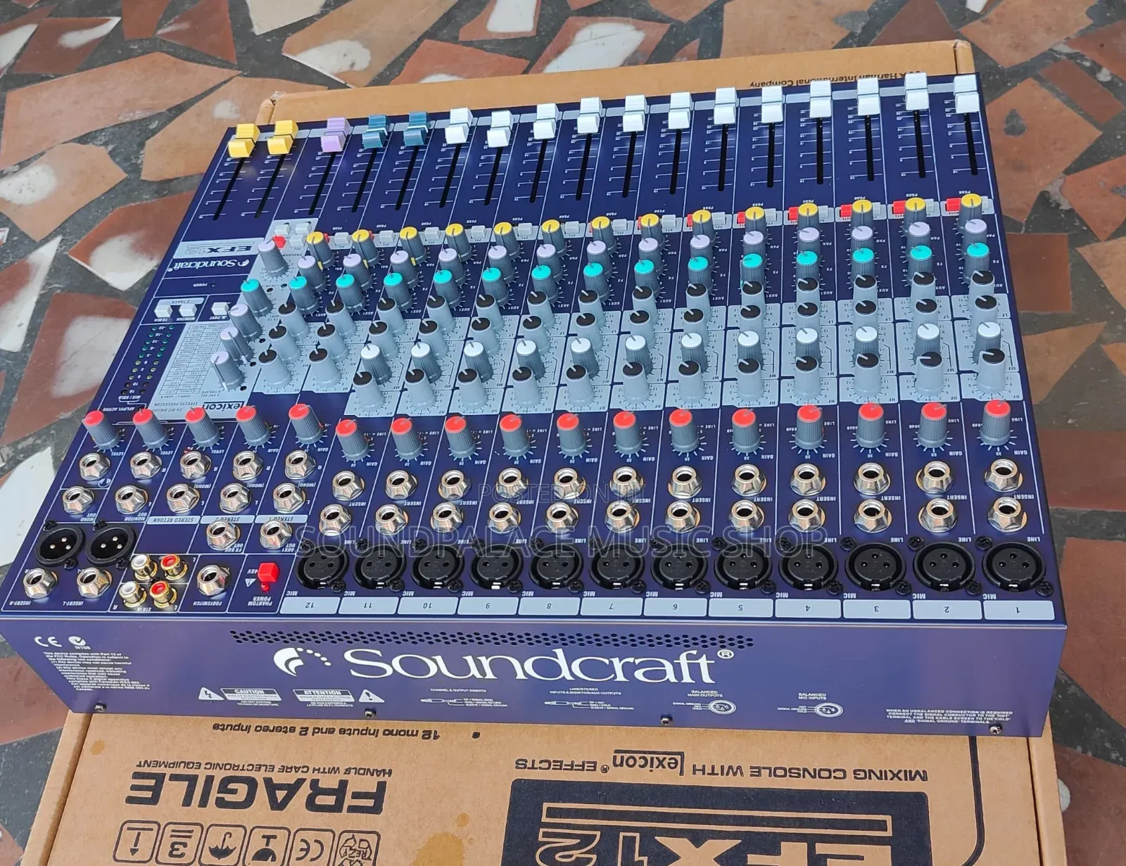 Soundcraft EFX12 12channel Analog Mixer