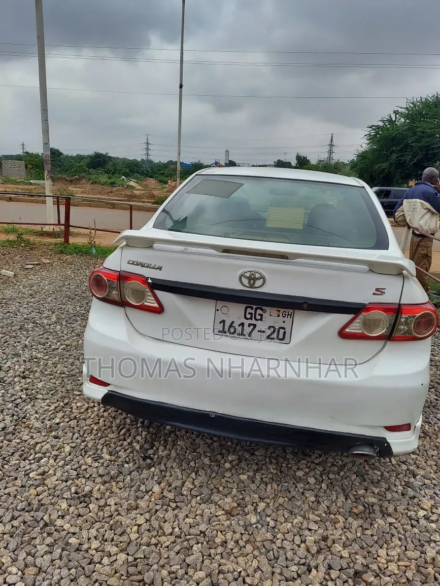 Toyota Corolla 2012 White