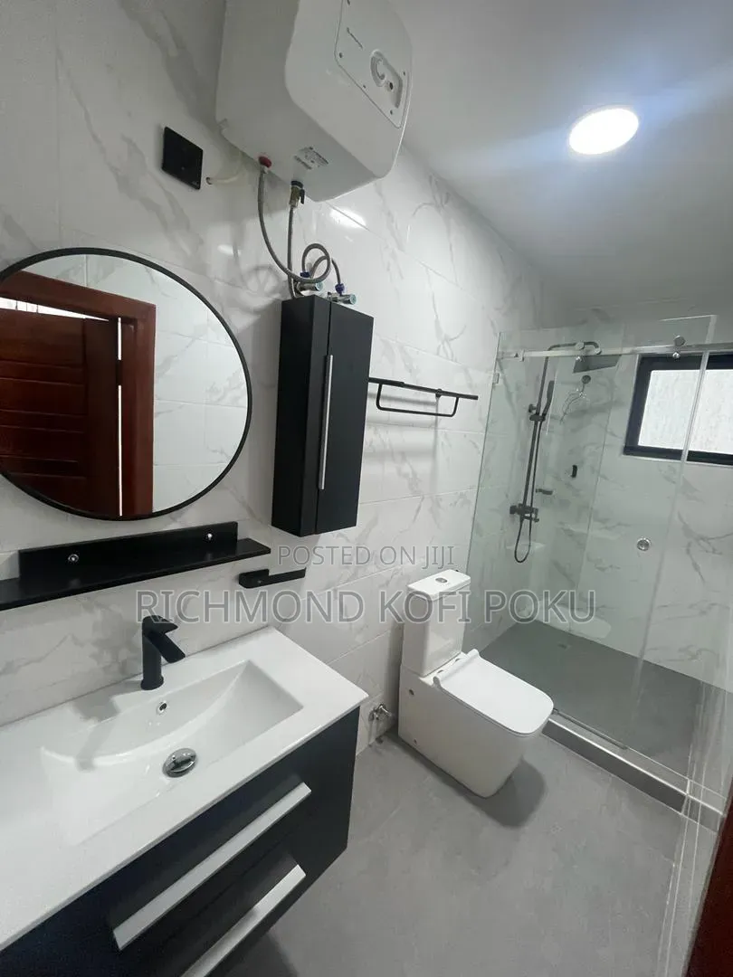5bdrm House in Kofis Realty, Regimanuel Gray Estates for sale