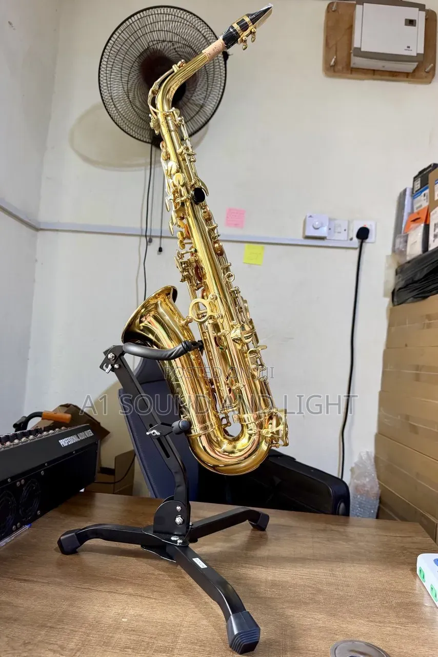 Yamaha YAS Alto Saxophone With Stand