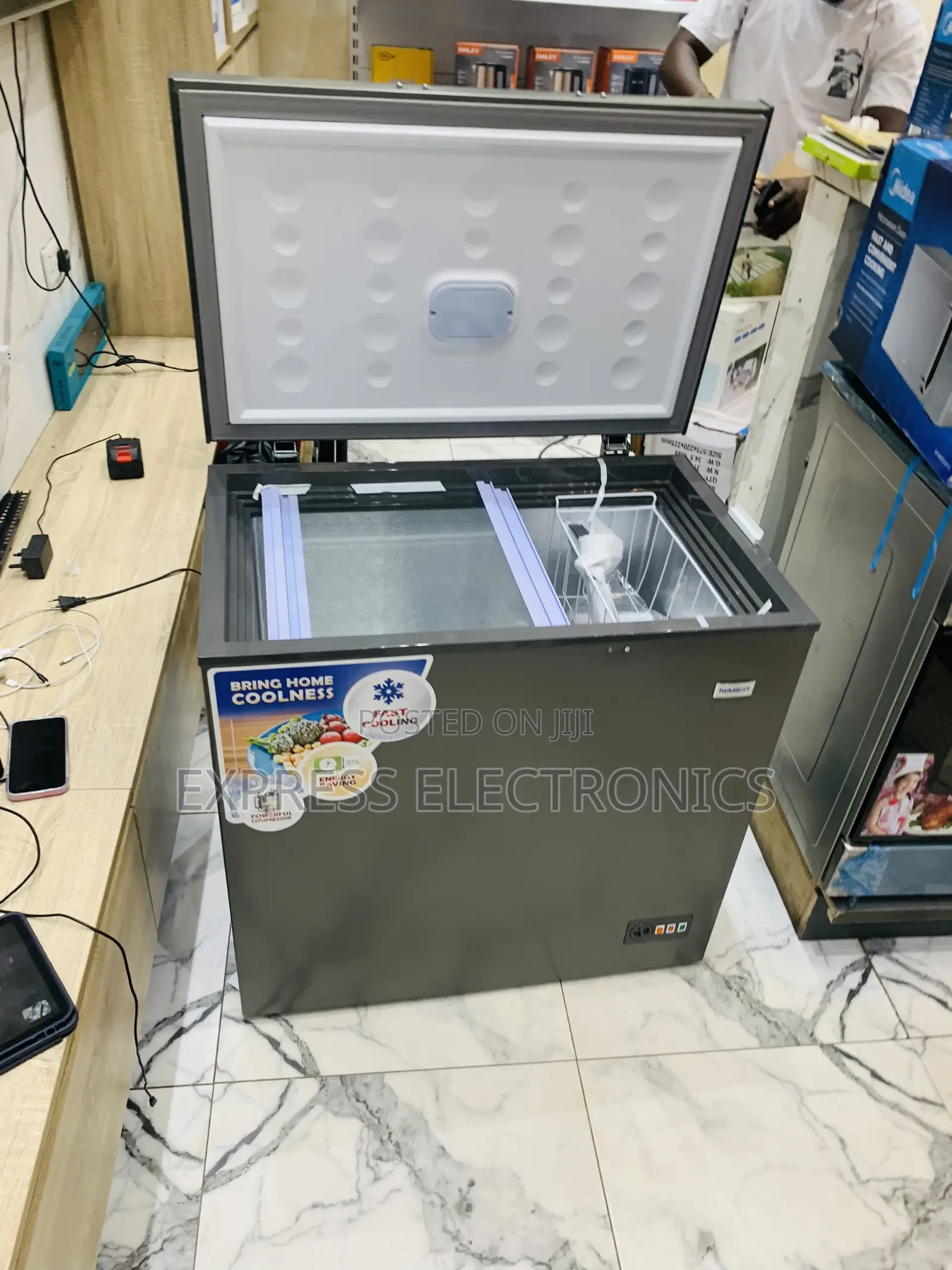 Hot Deals on Chest Freezer Single Door Nasco NAS-420