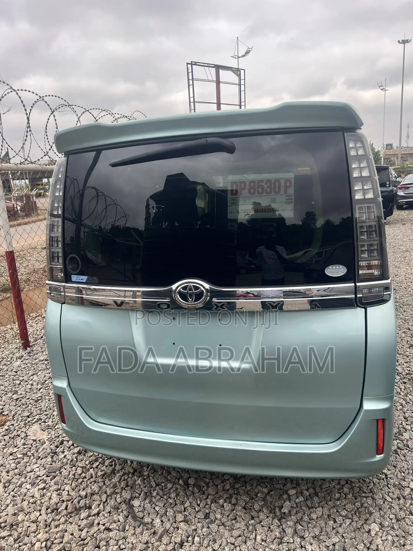 Toyota Voxy V 2WD 7-Seater 2015 Green