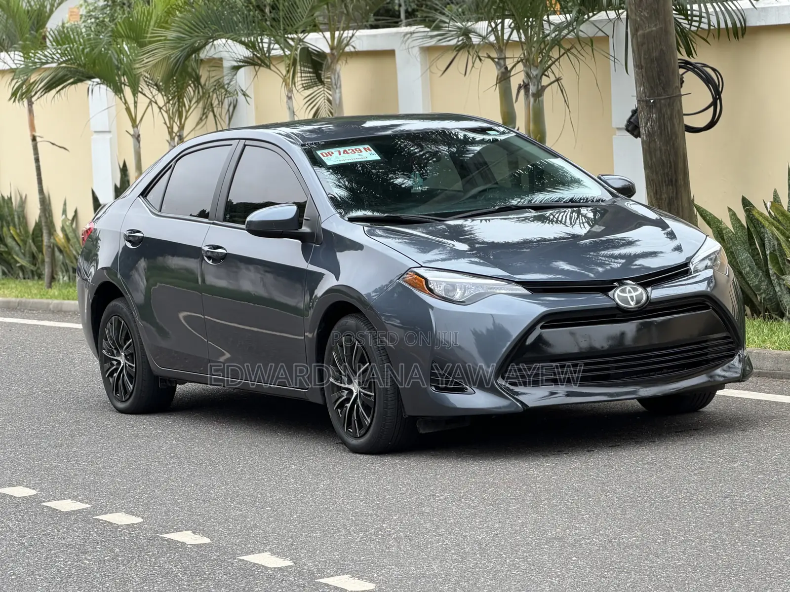 Toyota Corolla SE 4dr Sedan (1.8L 4cyl CVT) 2017 Gray