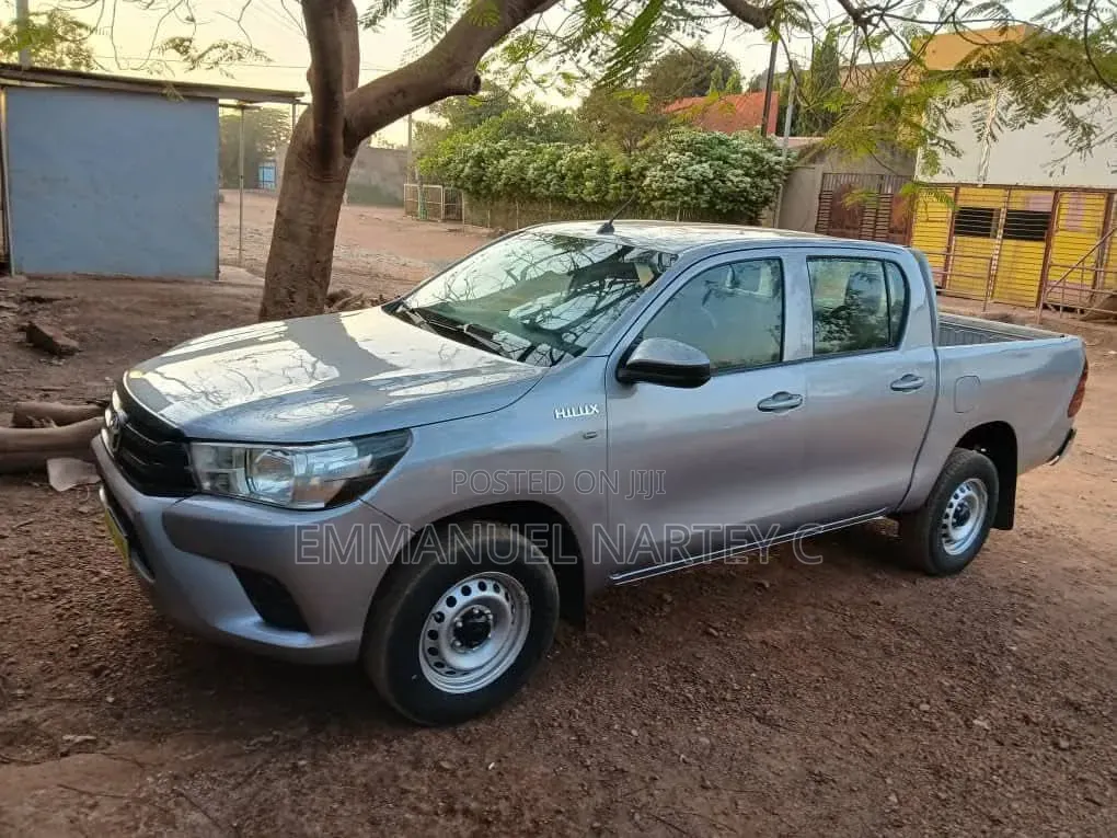 Toyota Hilux 2018 Gray