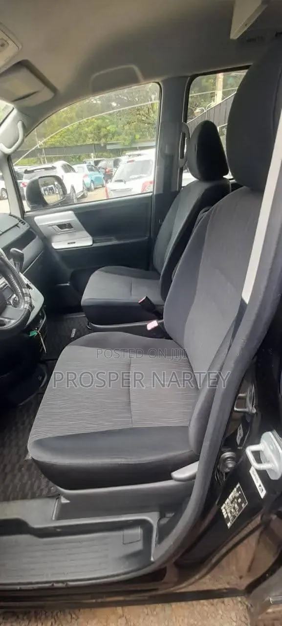 Toyota Voxy 2012 Black