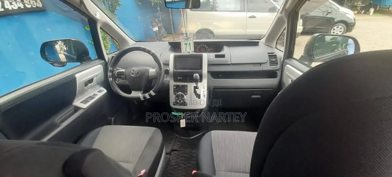 Toyota Voxy 2012 Black