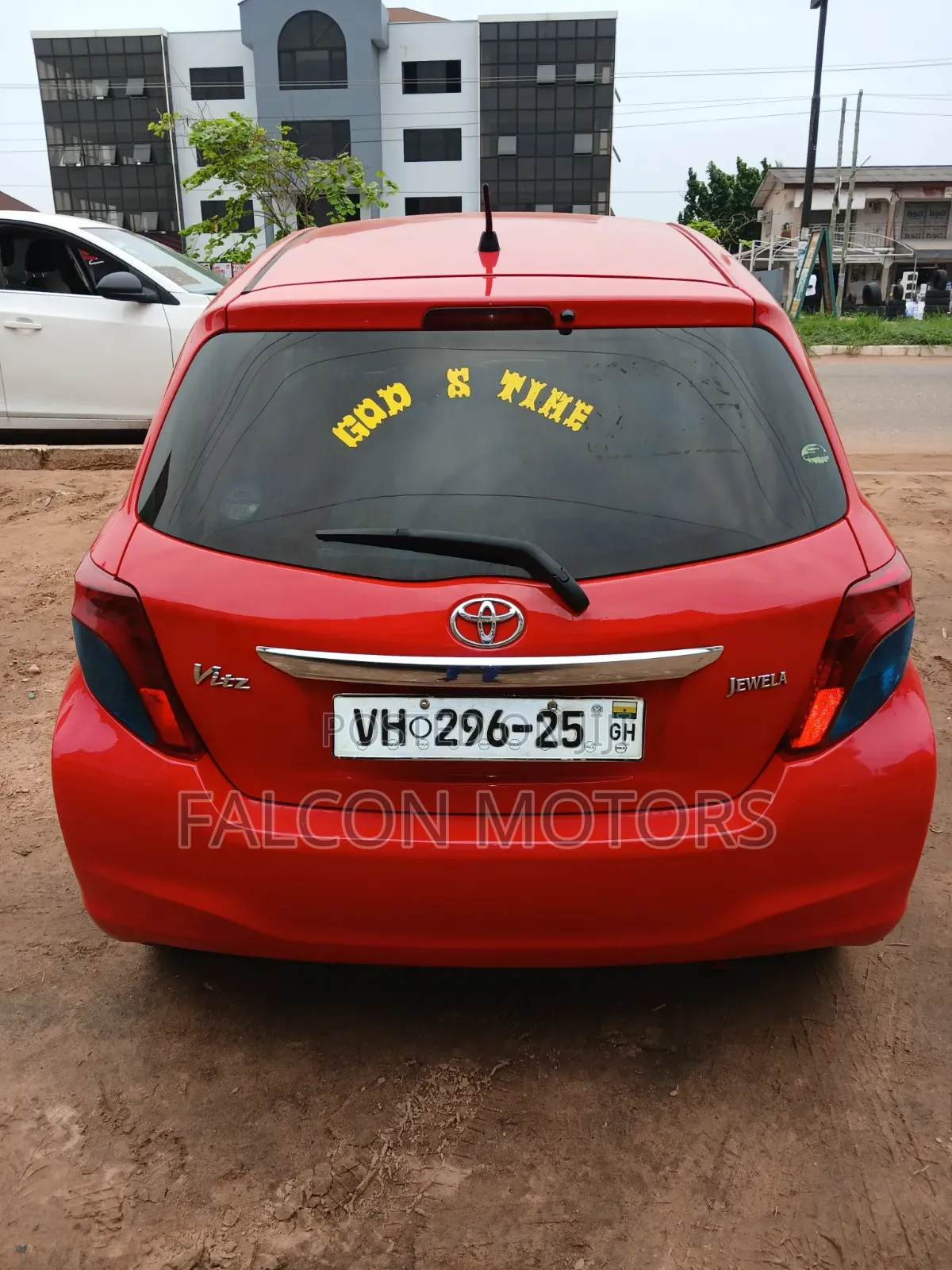 Toyota Vitz 2013 Red