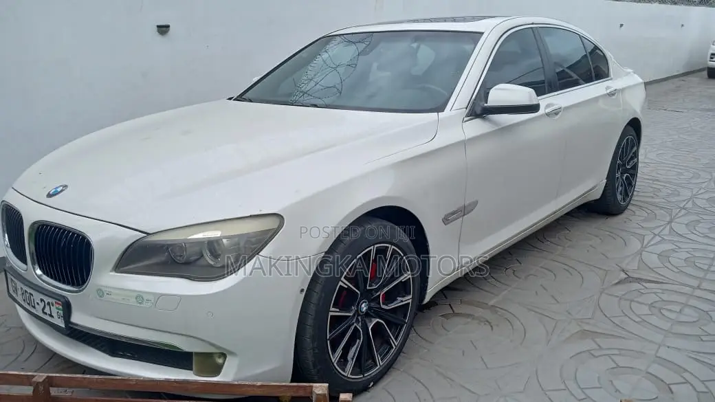 BMW 740 2021 White