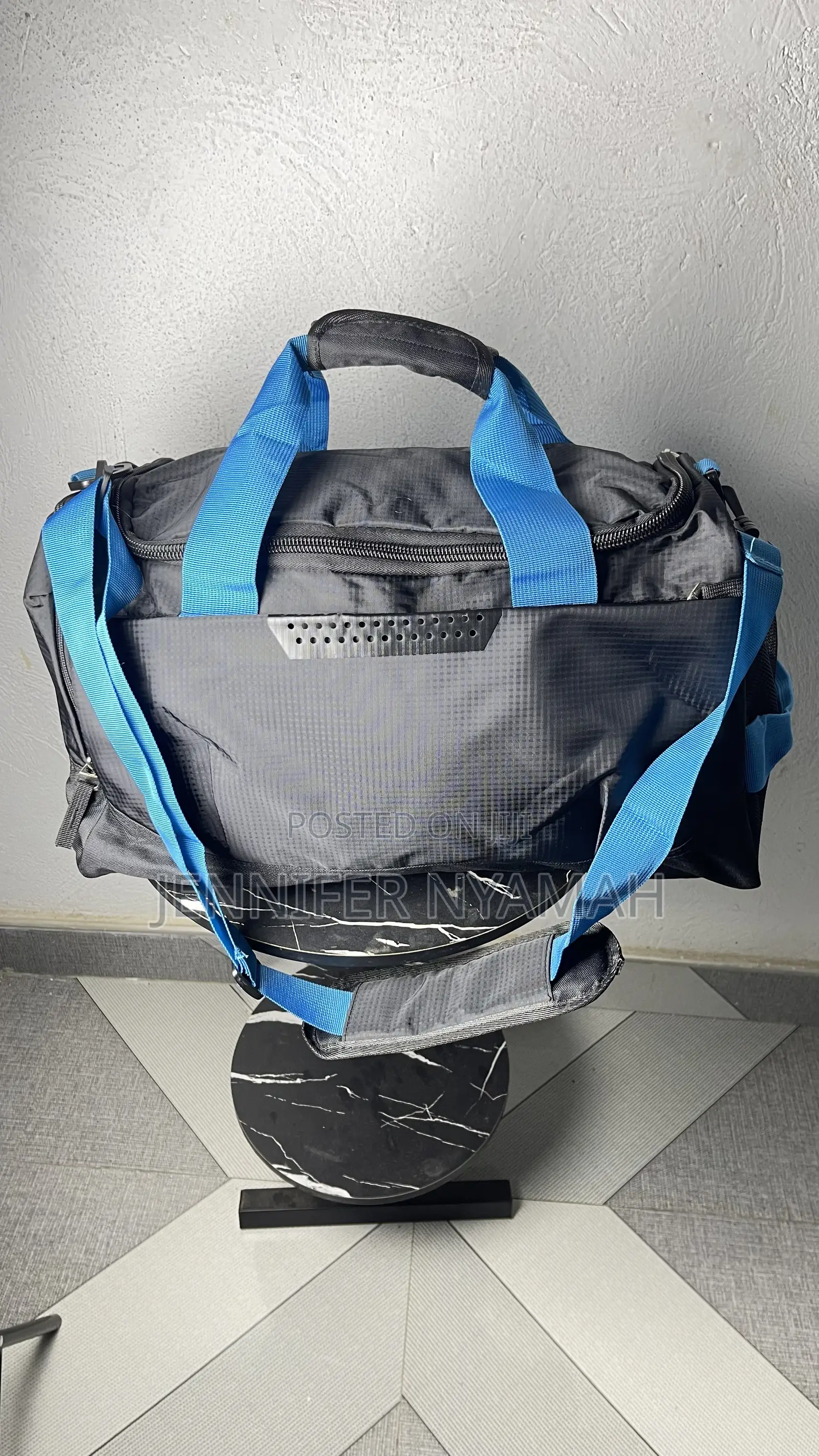 Duffel/Traveling Bag