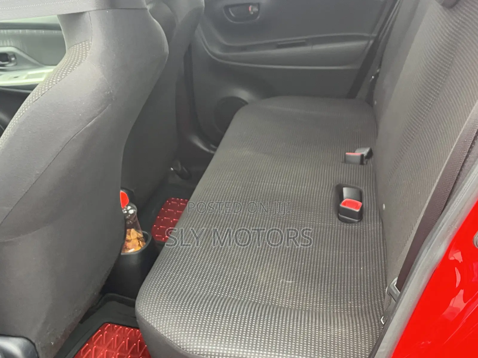 Toyota Vitz 1.3 AWD 5dr 2015 Red