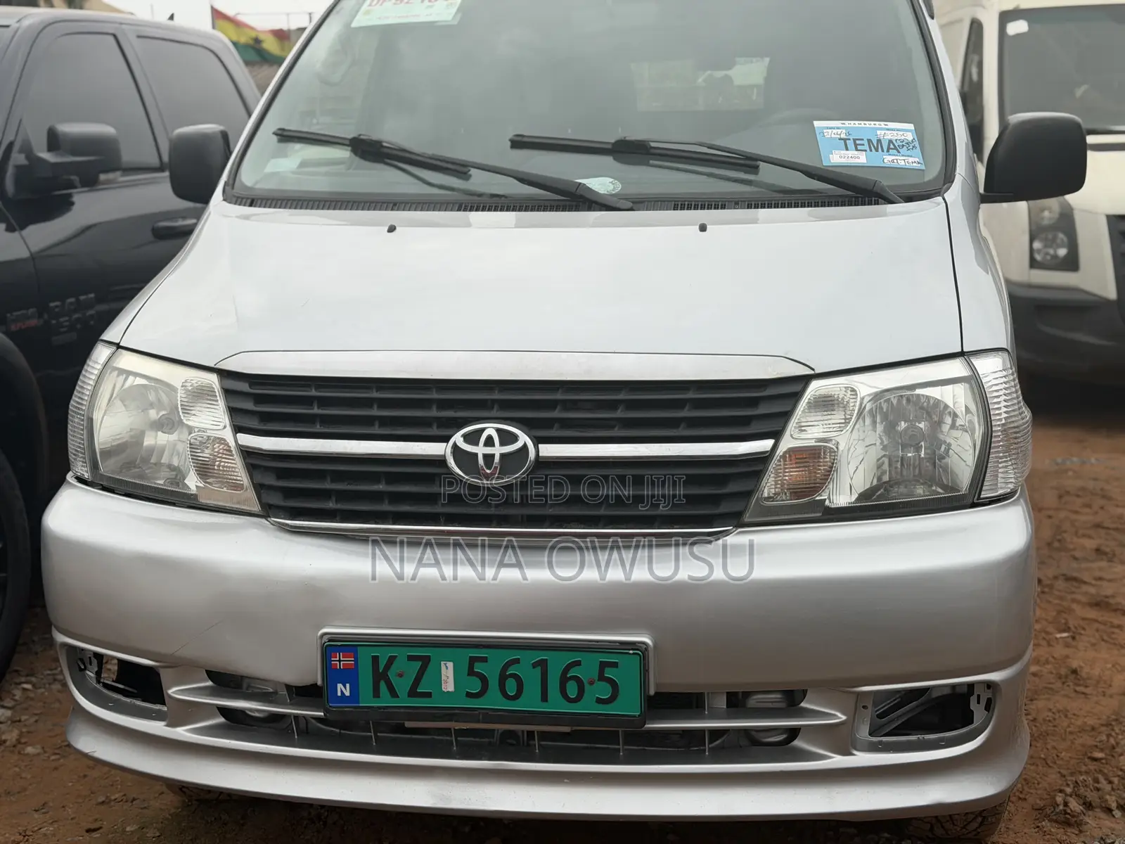 Toyota HiAce 2010 Silver