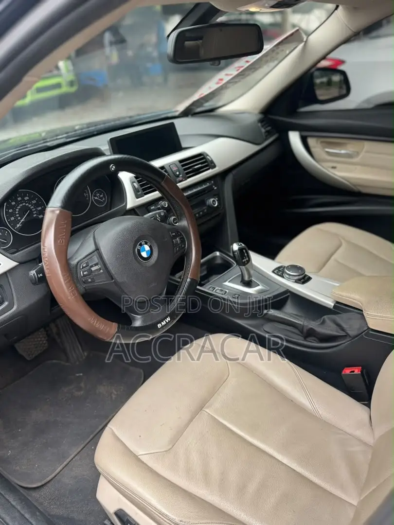 BMW 320i 2016 Blue