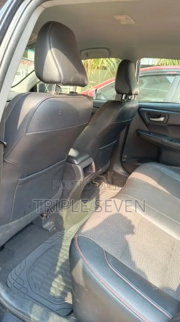 Toyota Camry SE 4dr Sedan (2.5L 4cyl 6A) 2017 Gray