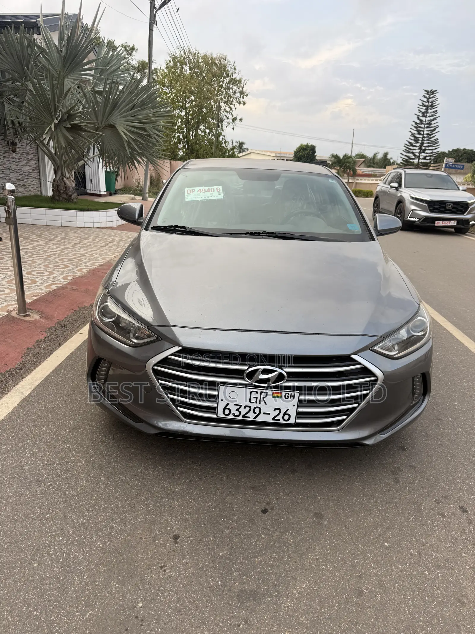 Hyundai Elantra SE Sedan FWD (2.0L 4cyl 6M) 2017 Gray