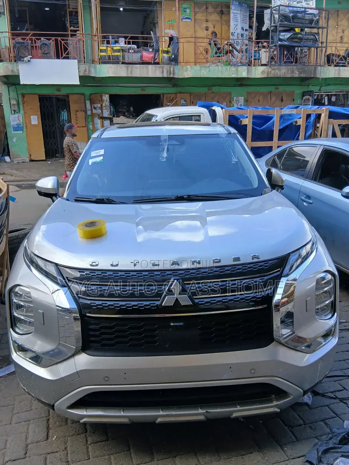 2022 Mitsubishi Outlander Windscreen Available