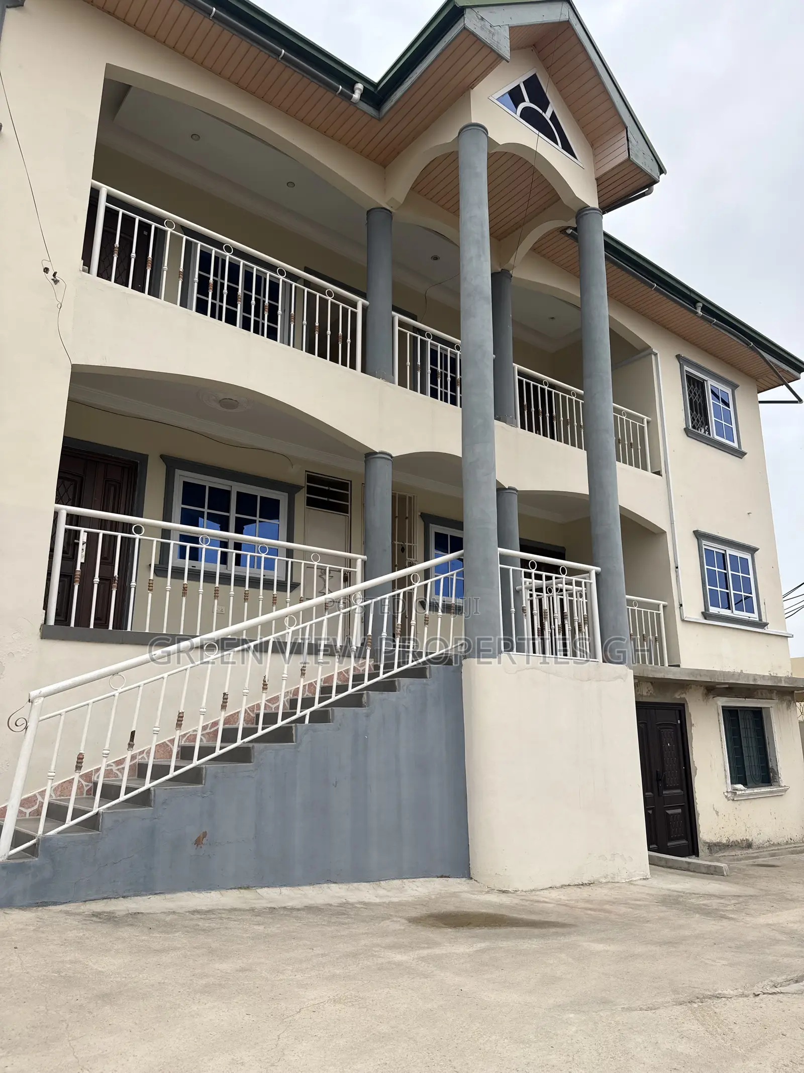 2bdrm Apartment in West Hills Mall Area for rent