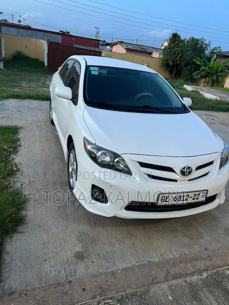 Toyota Corolla 2013 White
