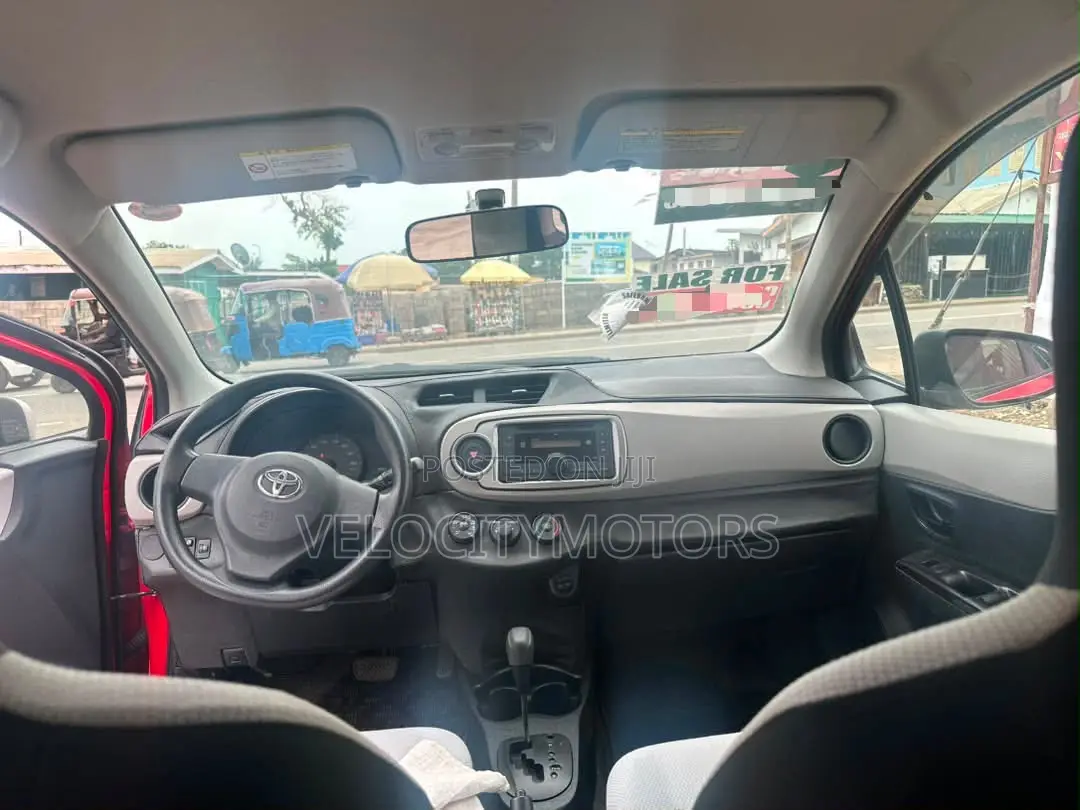 Toyota Vitz 1.0 FWD 5dr 2012 Red