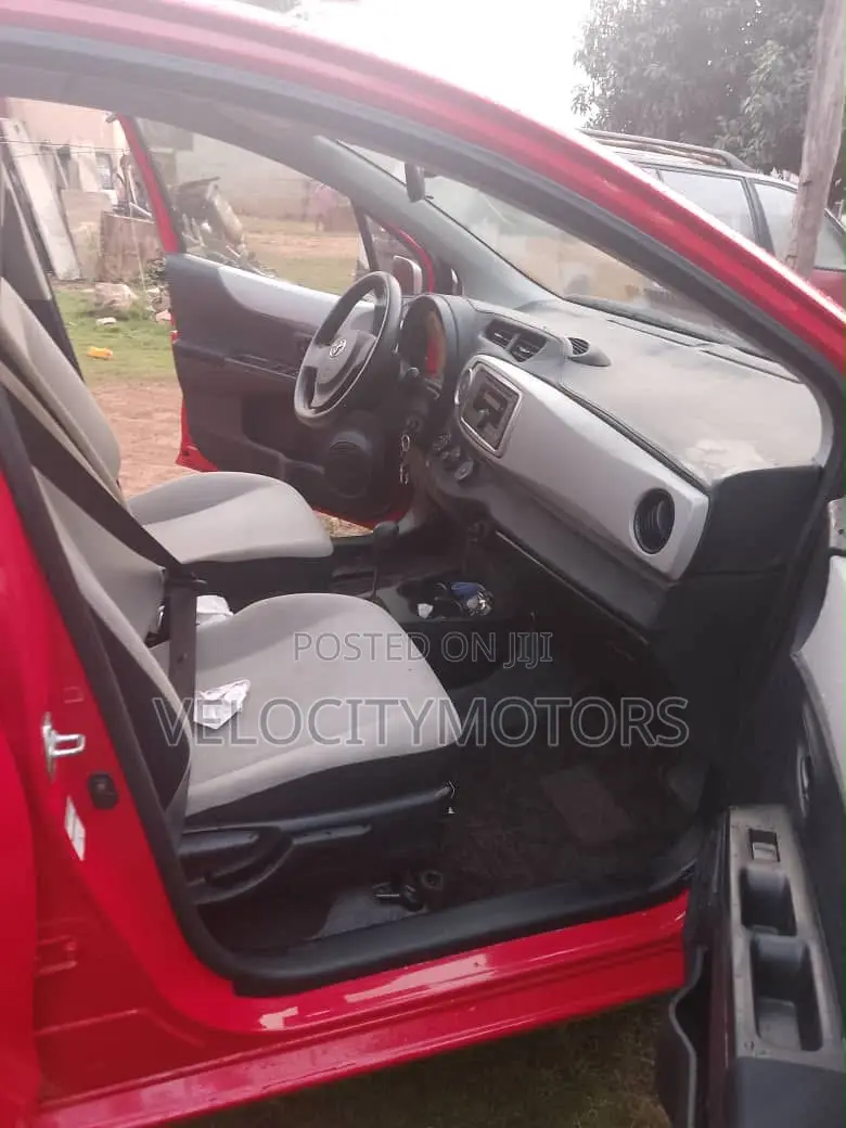 Toyota Vitz 1.0 FWD 5dr 2012 Red
