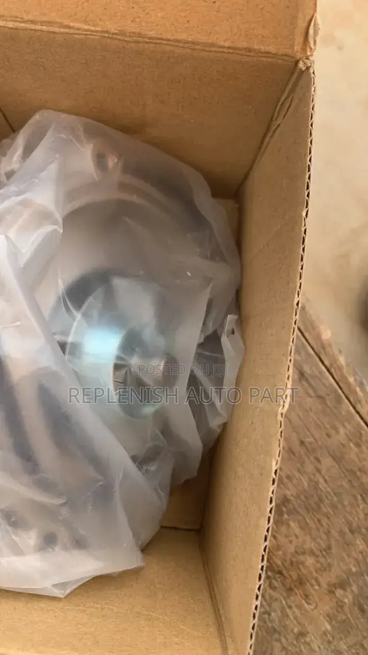 Original Water Pump for Mercedes-Benz C250 W204 Model