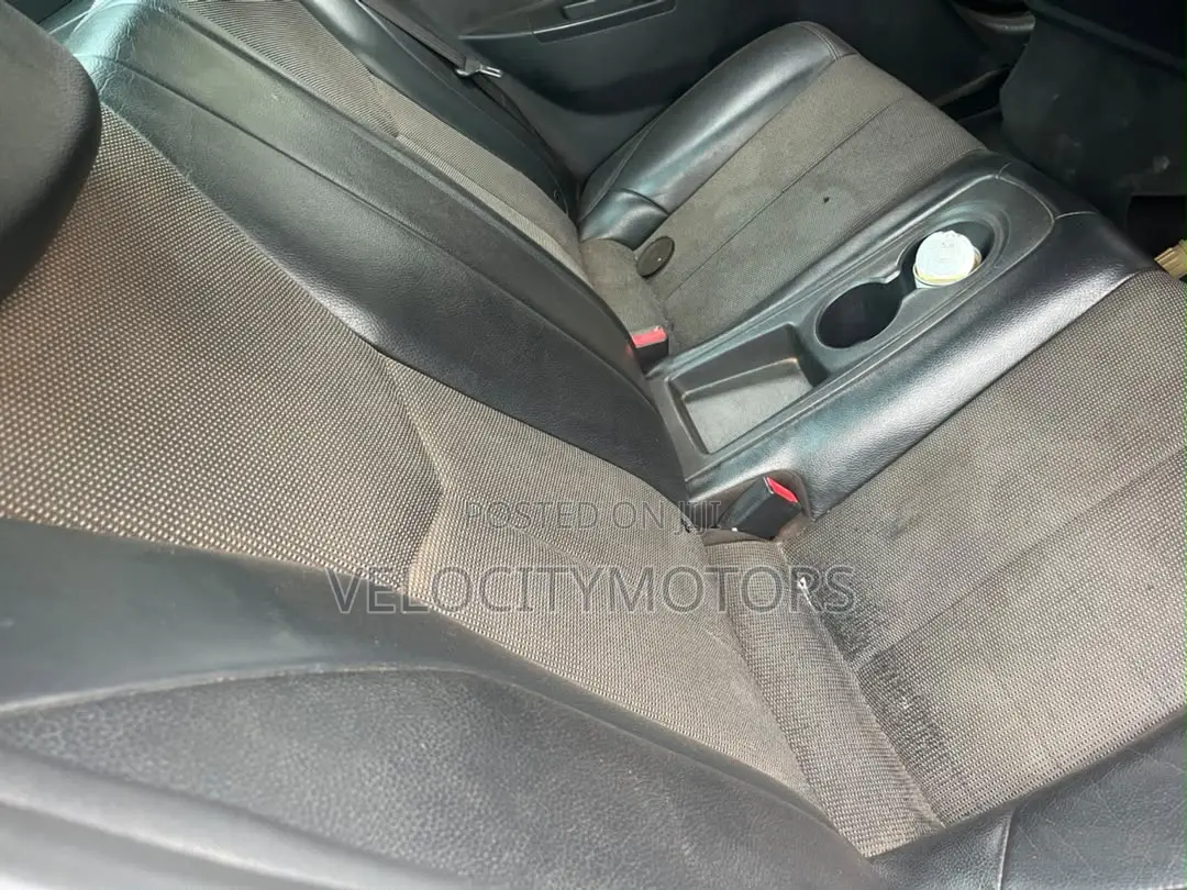 Hyundai Veloster Automatic 2012 White