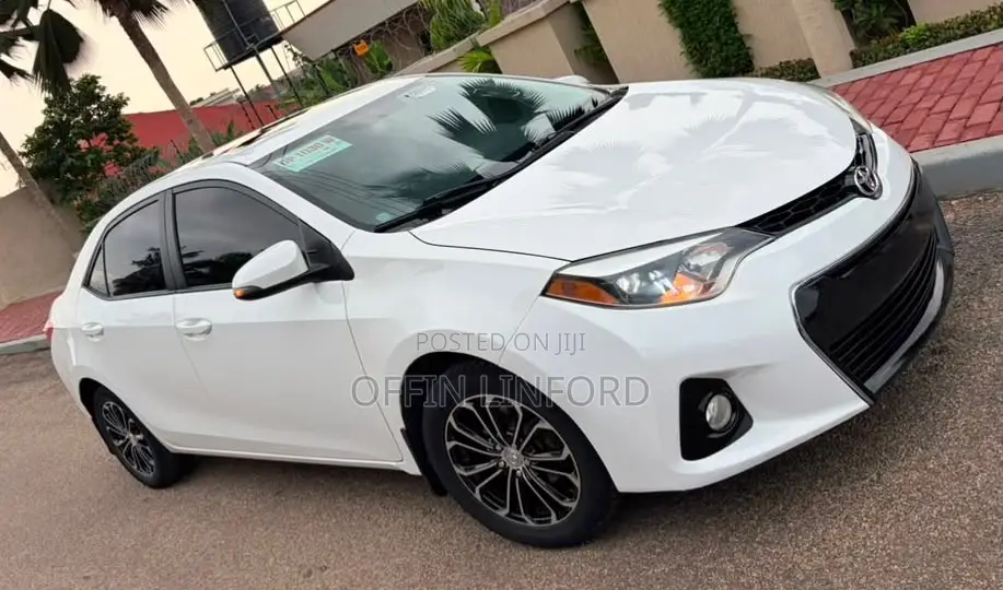 Toyota Corolla S 4dr Sedan (1.8L 4cyl CVT) 2015 White