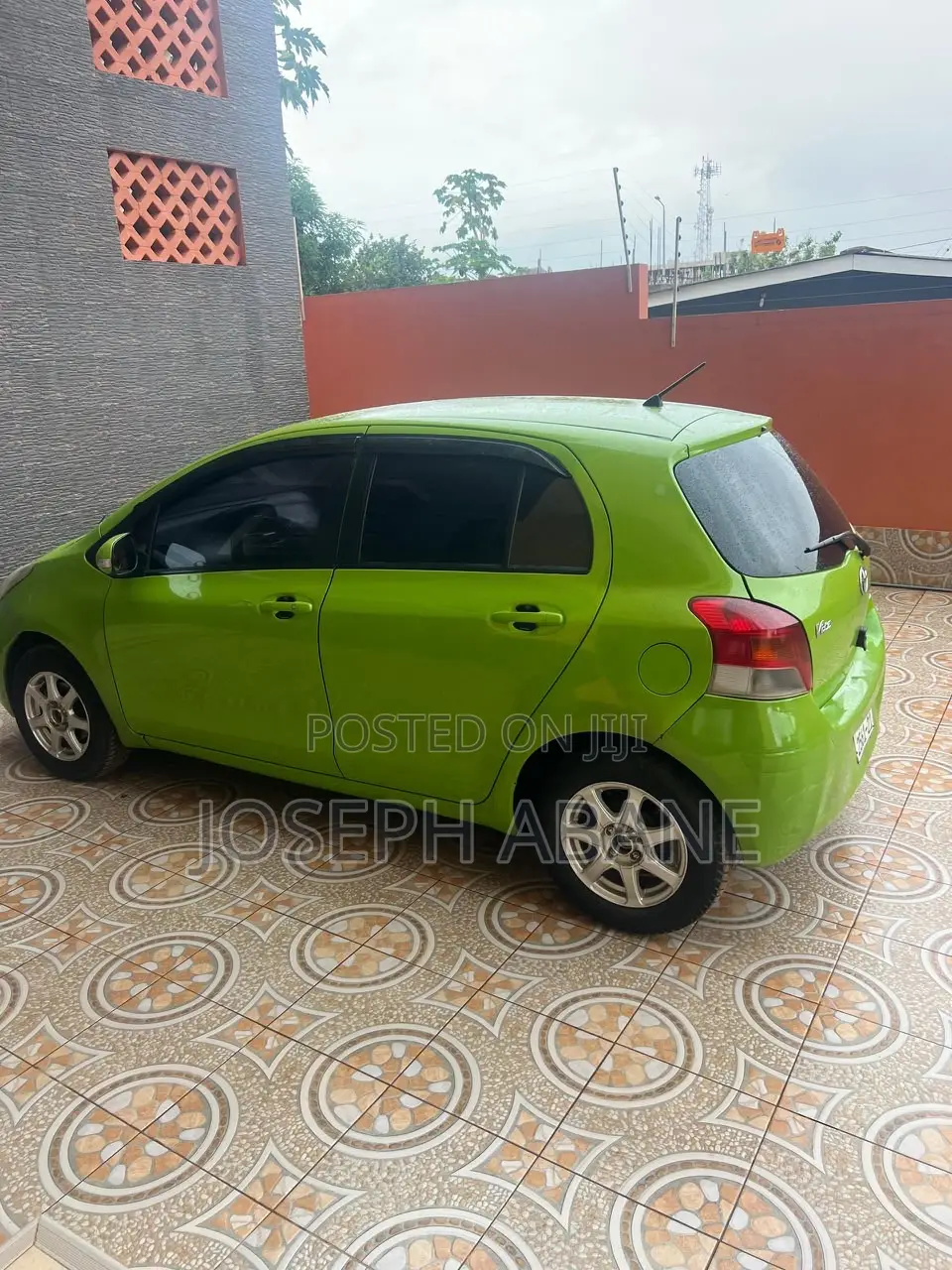 Toyota Vitz 1.3 AWD 3dr 2010 Green