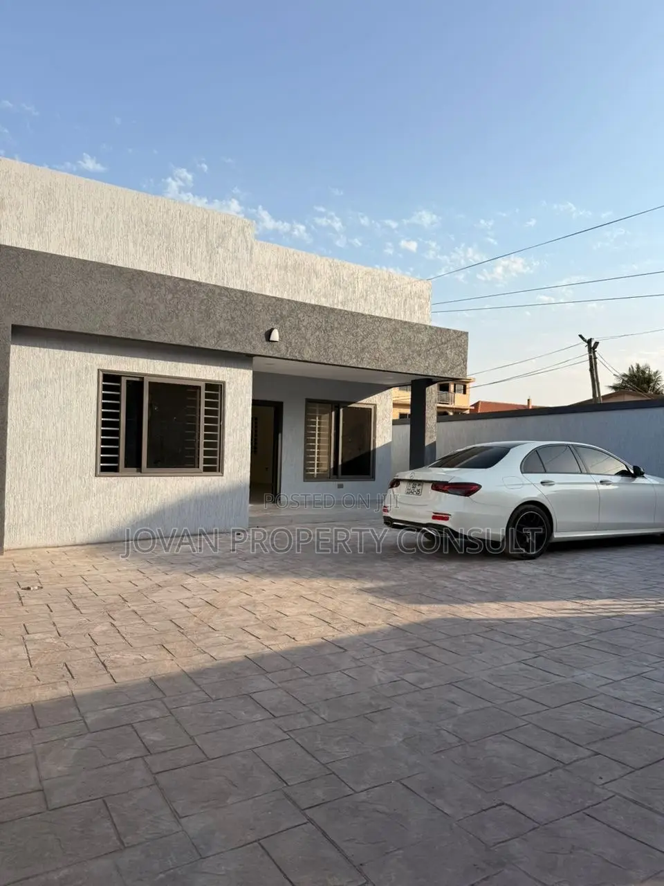 3bdrm House in Achimota for sale