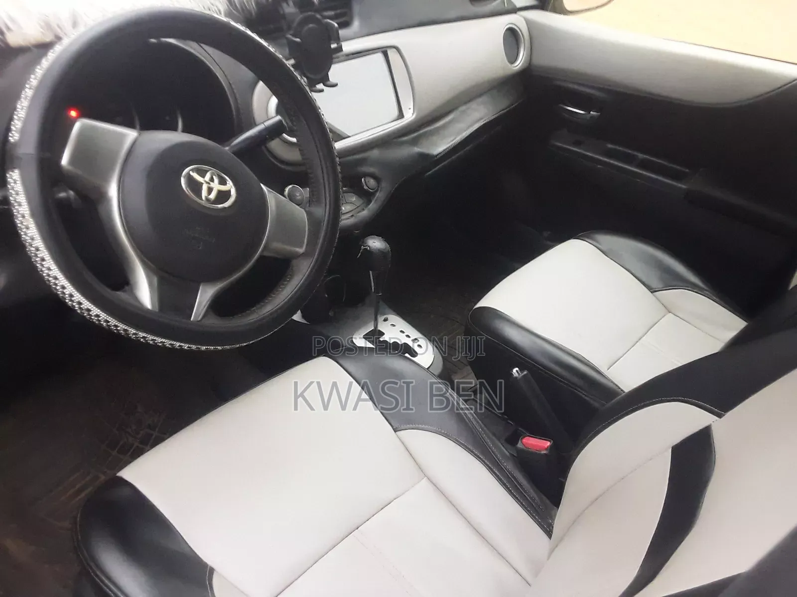 Toyota Vitz 2012 Gray