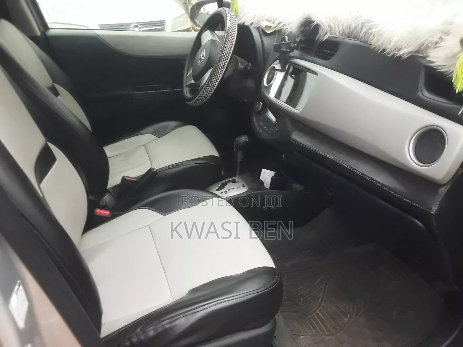 Toyota Vitz 2012 Gray