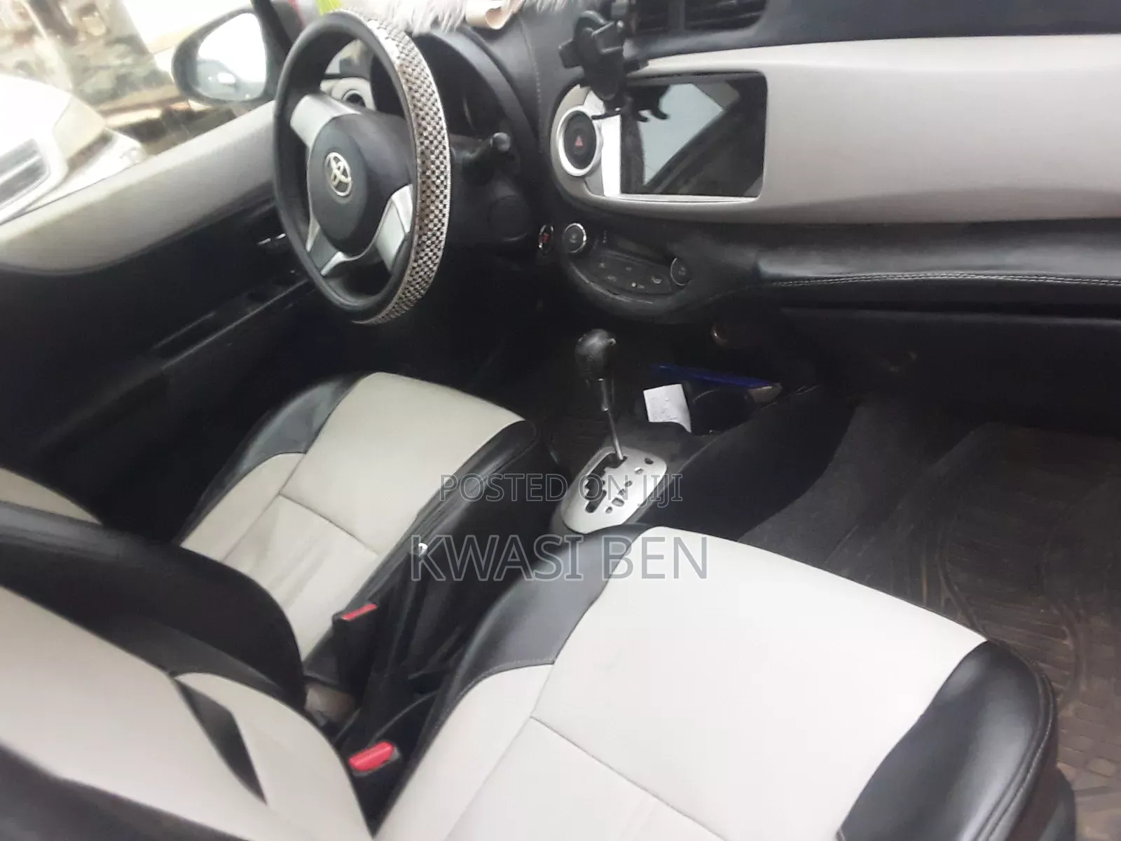 Toyota Vitz 2012 Gray