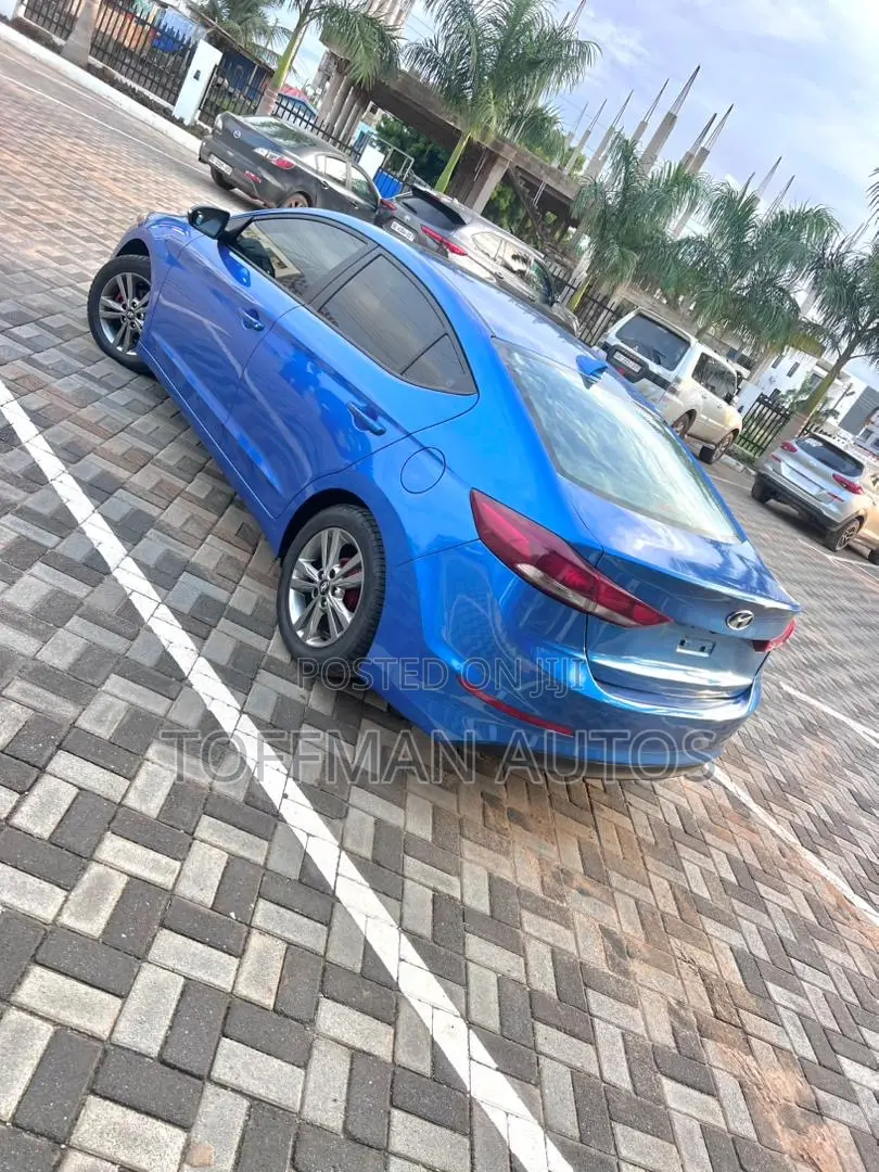 Hyundai Elantra Limited 2018 Blue