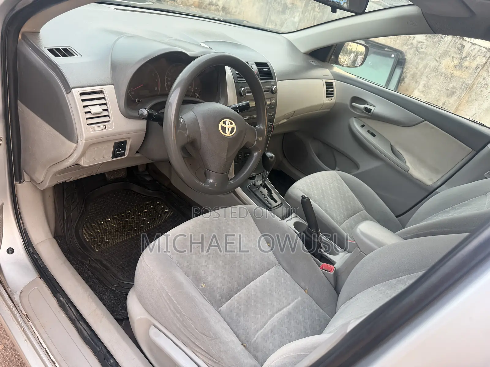 Toyota Corolla 2010 Silver