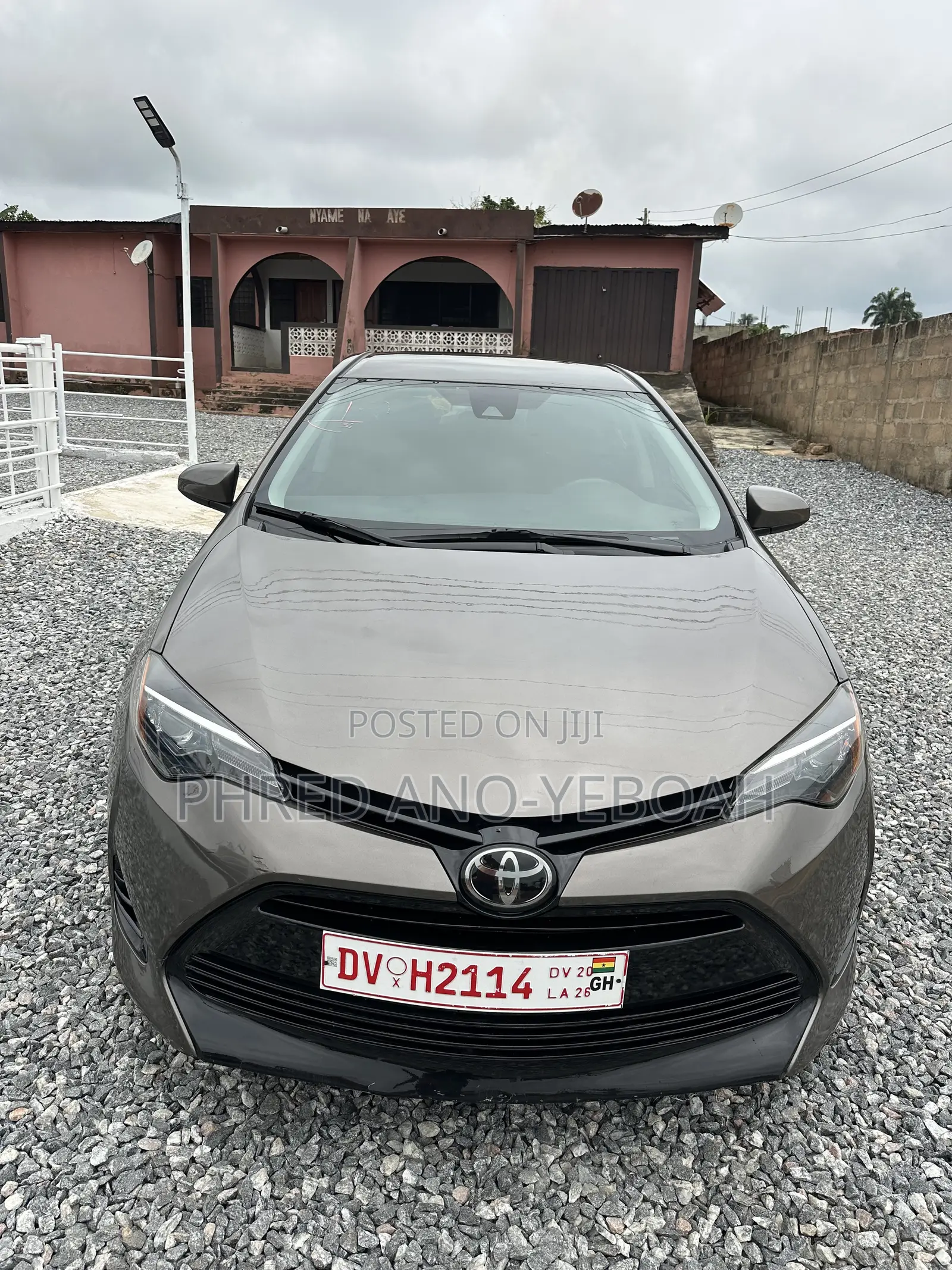 Toyota Corolla LE Eco (1.8L 4cyl 2A) 2018 Gray