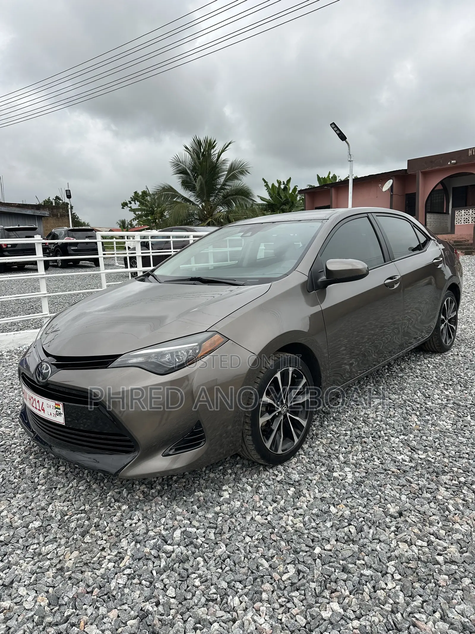 Toyota Corolla LE Eco (1.8L 4cyl 2A) 2018 Gray