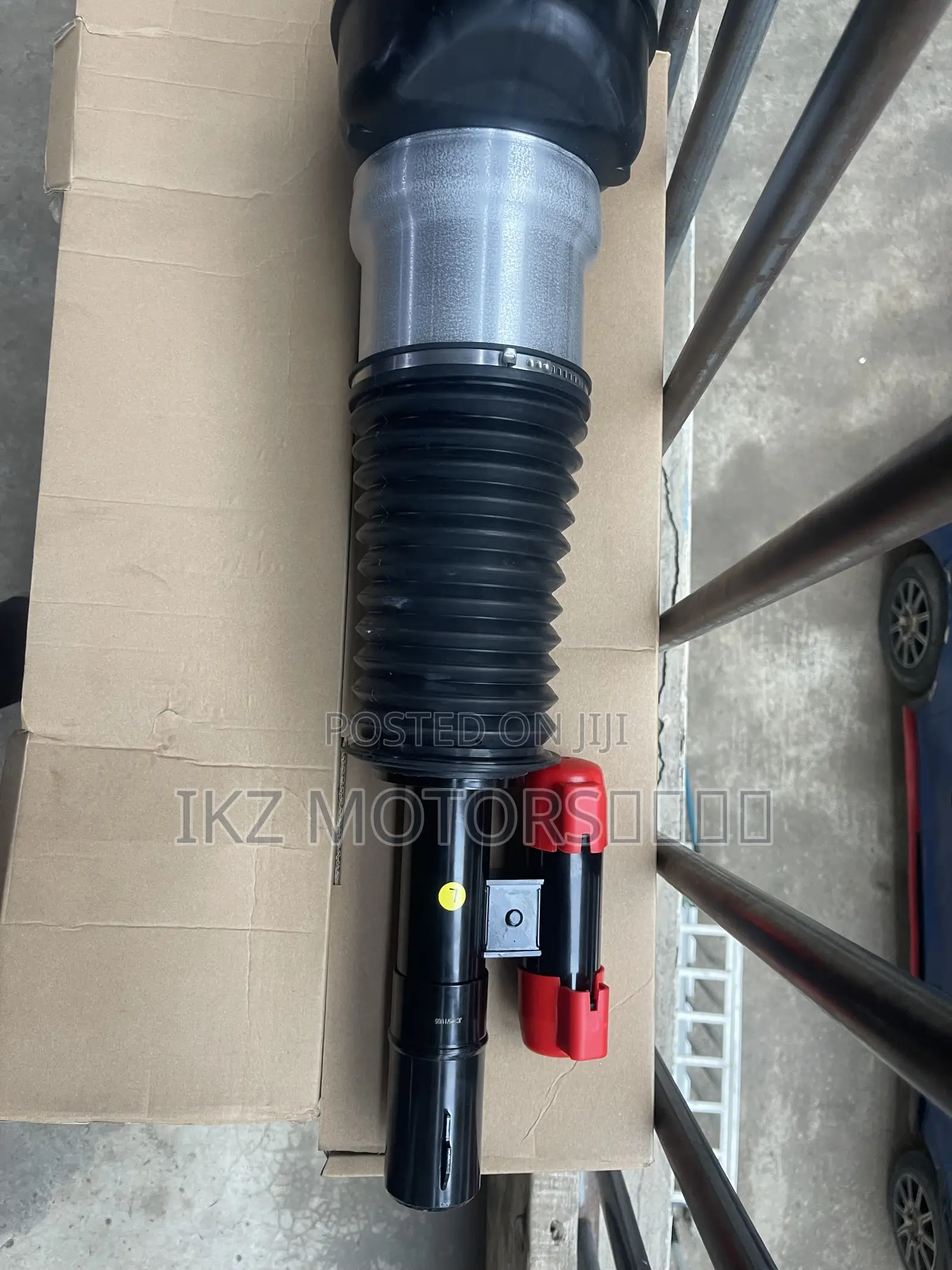 Range Rover 2022-2025 Front Shocks