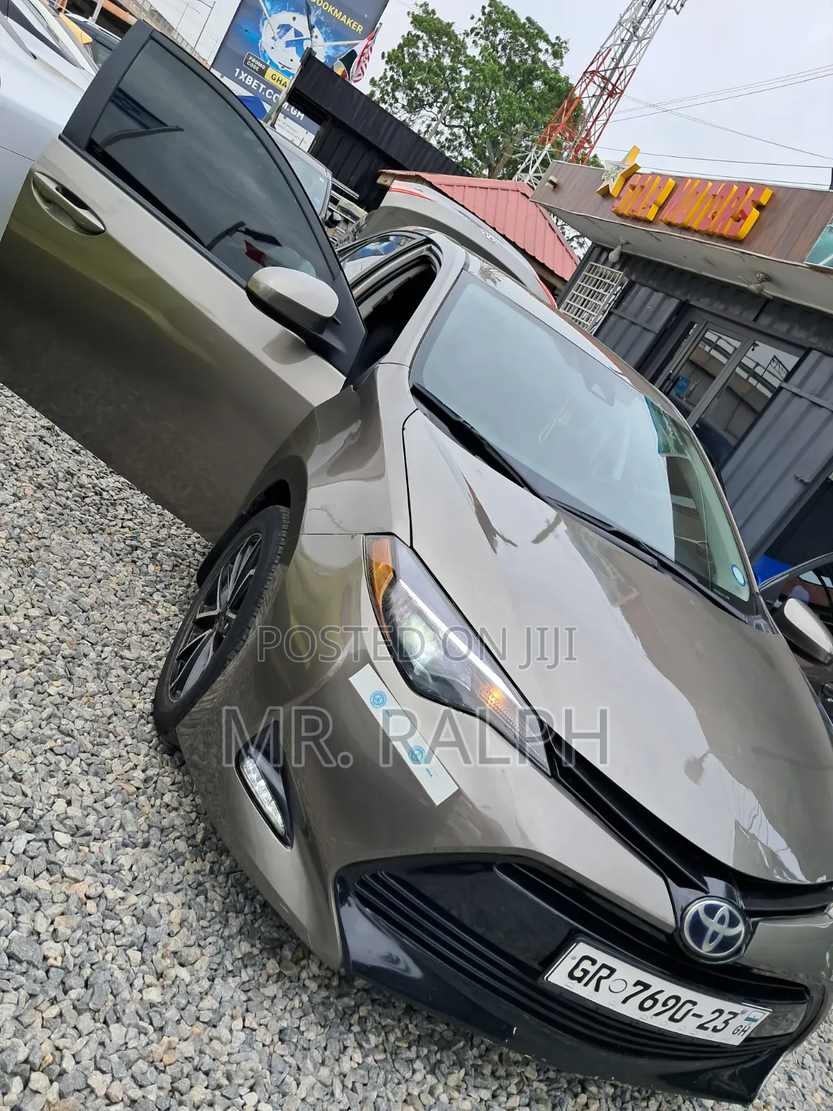 Toyota Corolla LE Eco (1.8L 4cyl 2A) 2019 Matt Black